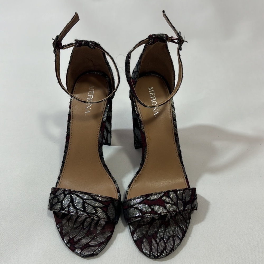 Women's Merona Burgundy & Silver Floral Brocade Block Heel Sandal Shoes Sz 6.